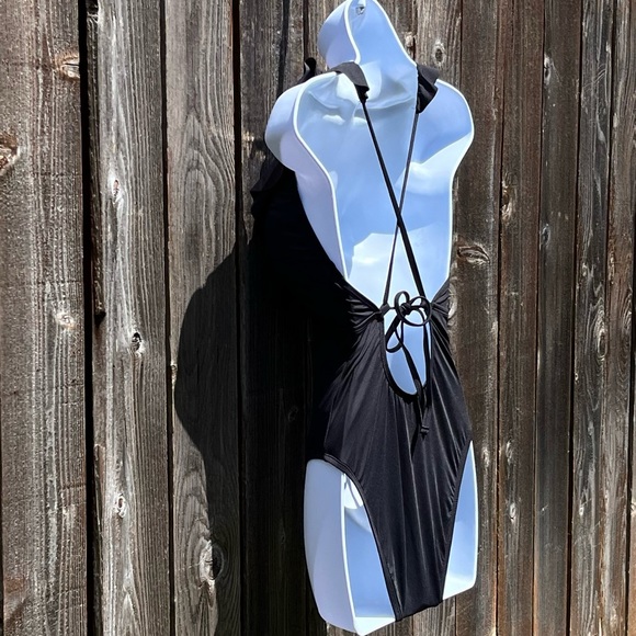 Shade & Shore black cheeky black one piece swimsuit size medium - Picture 12 of 16